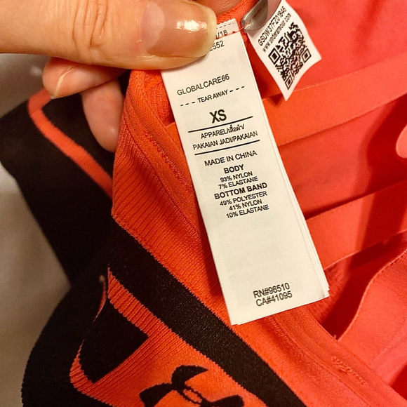 Neon Hot Pink and Black Under Armour Low Impact Seamless Longline Sports Bra XS - Picture 7 of 11